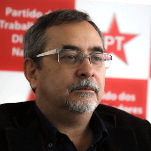 Alberto Cantalice é Membro do Diretório Nacional do PT e Diretor da Fundação Perseu Abramo. Vascaíno e Portelense. Tem 59 anos e é pai de 02 filhos. Ele/dele