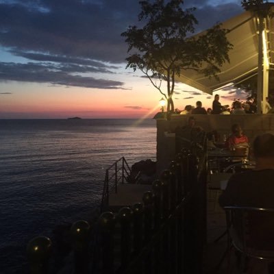 MakeWorldWork's profile picture. 