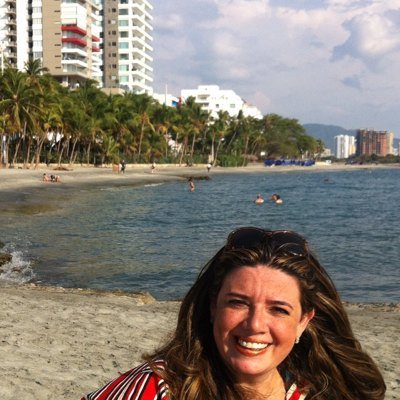 Medico Pediatra- Infectologo Egresada de la UCV. Profesora universitaria , enamorada del flamenco