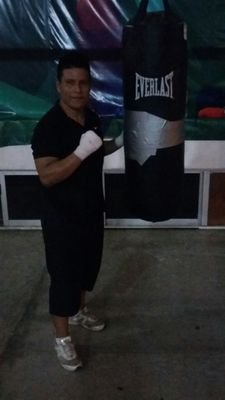 Hijo de Dios, Químico Clínico .Orgullosamente Veracruzano. Amateur boxer 1-1-0