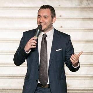 Presentatore, Showman, Co-Owner de Il Genio Quiz Game. Ha partecipato a Sarabanda, Forum, Squadra Antimafia, il Giudice Meschino e Il Giovane Montalbano