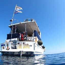 Tiki Dive est un trawler de 17 m équipé pour l'accueil des plongeurs et pour la plongée.