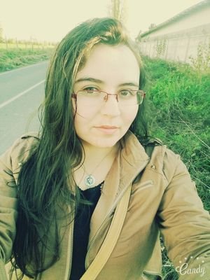 kool_vargas's profile picture. Vivir no es sólo existir,
sino existir y crear,
saber gozar y sufrir
y no dormir sin soñar.
Descansar, es empezar a morir.

Gregorio Marañón (1887-1960)