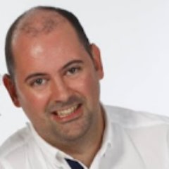 Apaixonado pela tecnologia, principalmente telemóveis, pelo Benfica e claro está, por Portugal.