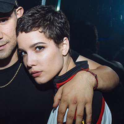 go follow @halseycojuda , she follows back ♡ sigue a @halseycojuda , te da fback ♡