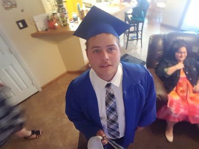 buggingout5's profile picture. 18 whats suppppp