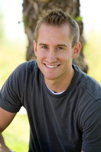 I run my business, I love BYU sports, analyzing movies, golf and beatboxing.