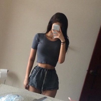 kiararpghrvd2's profile picture. simon le + mignon