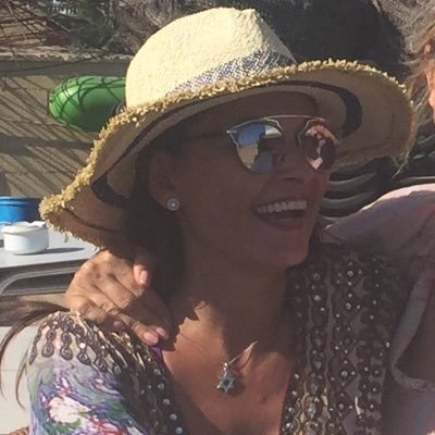 Globetrotter , fashionista , crazy about shoes , in love with my family