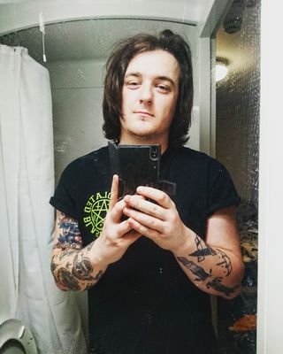 DaleAmos93's profile picture. 22//London//Full-time Tragician//4.68 Uber passenger rating