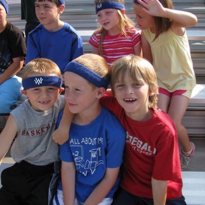 tra_vis22's profile picture. just another paper cut survivor