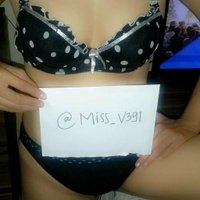 Vegi (@miss_v391) Twitter profile photo