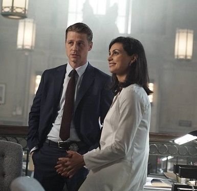 works at the GCPD. honest cop. dating @DrLeeThompkins_
(RP account)