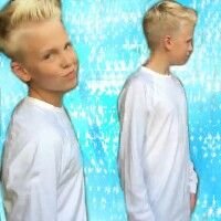 my instagram : @luedizer_girl_fan
i love Carson Lueders