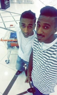 moody0390's profile picture. يروحون تسعه ويلحقهم العاشر 
ويجيك واحد يعوض غيبة العشرة .

      -  ﺎﻗرإء ليين تفقد ..