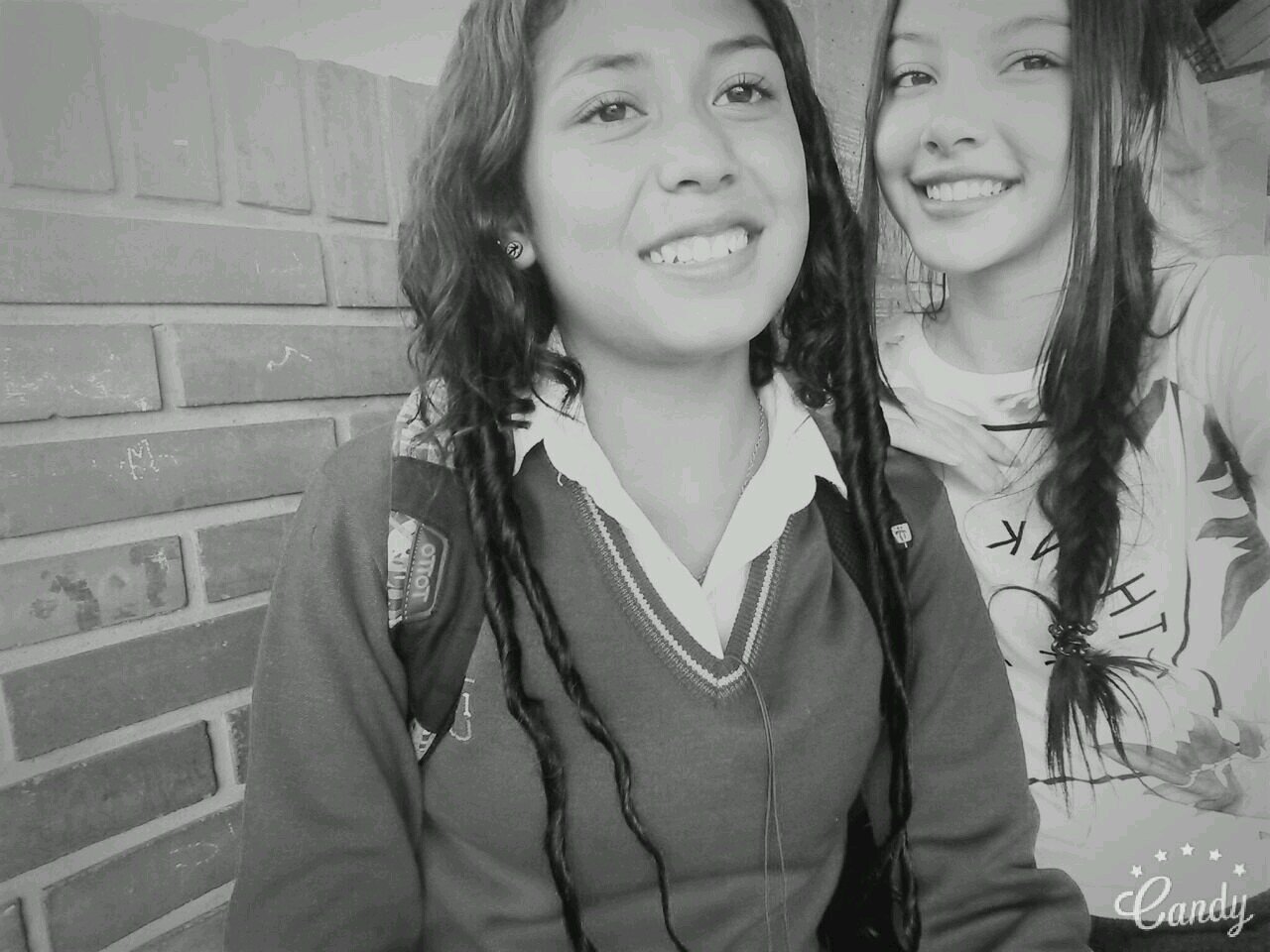 _Rulitos_muere's profile picture. Ella va riendo,ella no muestra aquello que la destroza ♪♫