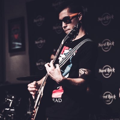 Donomite_178's profile picture. It's only falling in love because you hit the ground. Guitarist for @OddSolutionsLV