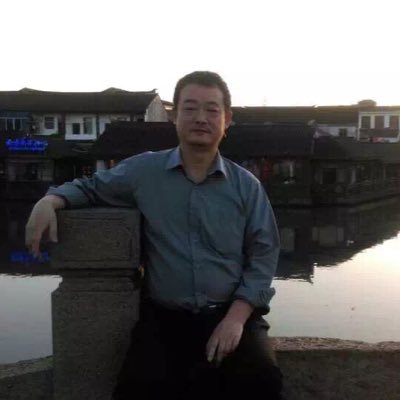 daniel_65zzw's profile picture. reading,thinking