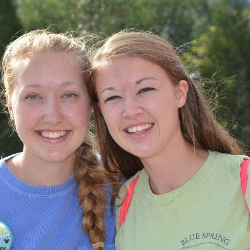 lindz2442's profile picture. 