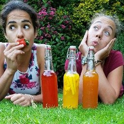 2 Elite Athletes based in Birmingham share their Health Secret SafferyLove.They make their Homemade Refreshingly Raw Kombucha Tea using local Fruits&Plenty Love