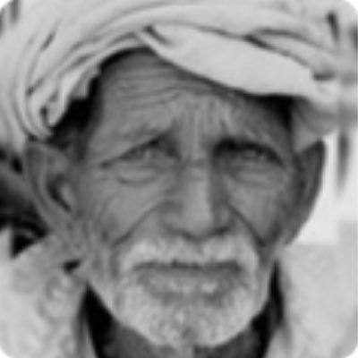 أنا صديقٌ للأبرياء والفُقراء، ومن خذلتهُم الحياة. صاحب هاشتاق #اسماء_النساء_بوصف_دبلوماسي .