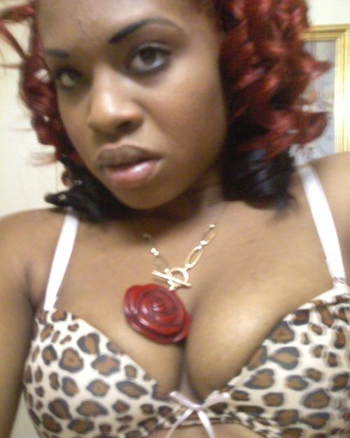 iDGaFxiML0vELy's profile picture. 