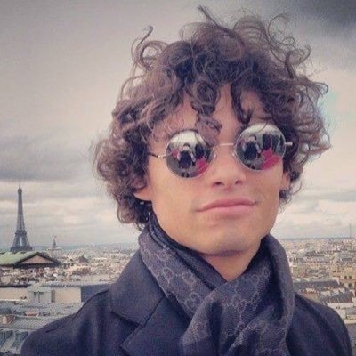 youri045's profile picture. مغترب في بلاد بونابارت