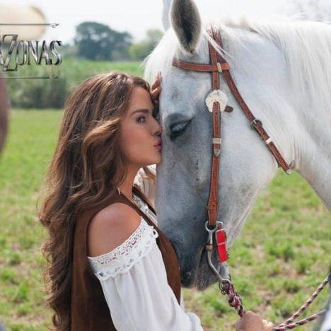 Cuenta de apoyo desde España  con mucho cariño a la actriz colombiana Danna Garcia ❤ Es la mejor y se lo merece .