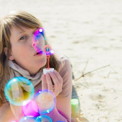 wegvanhetmidden's profile picture. #vegan, #foodie, #hardloper, #stuiterbal #vrolijkenoot, #beetjevreemdmaarbestgeinig #positieveling