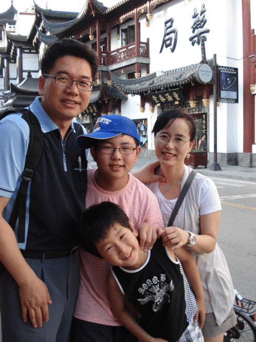 HongtaeMoon's profile picture. 경남도립남해대학에 근무하고 있으며 인터넷비즈니스에대한 교육과 연구에 관심을 가지고 있습니다.