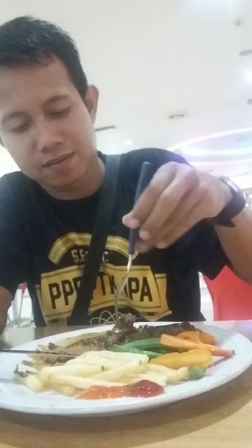 ridwankaka6's profile picture. 