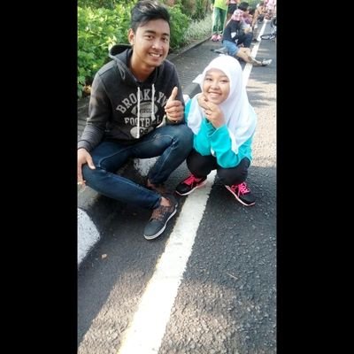 lar_indri's profile picture. pergi hilang dan lupakan