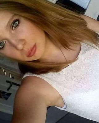 ambre_chloe's profile picture. Bretonne et fière
 @GwendalOff,  Cover Garden, passionnée par eux ❤
 snap: ambre.77550  insta: ambre.77 ajoutez✌.