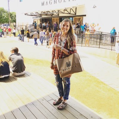 ChAnIaM10's profile picture. @shop.chanscloset