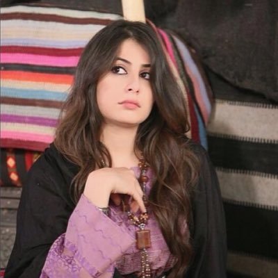 (( أرقى ما يتعلم الأنسان : آن يستمع لـ كل رأي ويحترمه وليس بـ الضرورة آن يقتنع به ))
