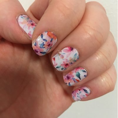 Nail tech with a love for fuss free nail wraps! sharing my manicures  Ask me how to get free wraps