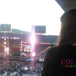 Coldplayer. Veo la vida diferente después de cumplir mi sueño el 26/5/16. 
Piano. Soñadora y optimista.  WeLiveInABeautifulWorld. VivaLaVida. ♥