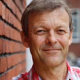 Medical director at the Danish Center for Particle Therapy at Aarhus University Hospital in Denmark. Likes interaction with other people.