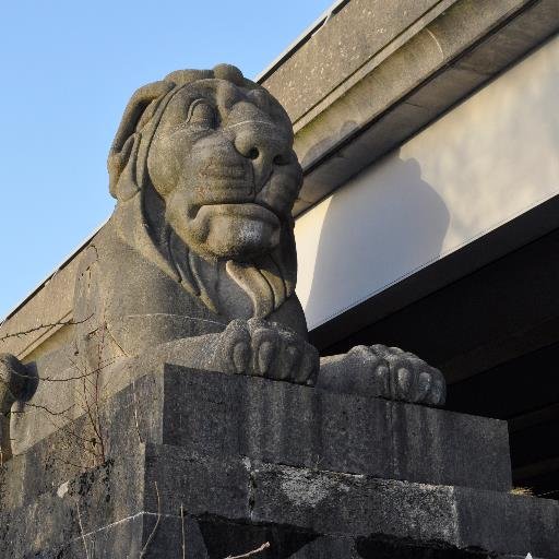 Info & Campaign to raise the lions on the Britannia bridge to road level on the A55. https://t.co/LmrOZ55nEs #Anglesey #raisethelions