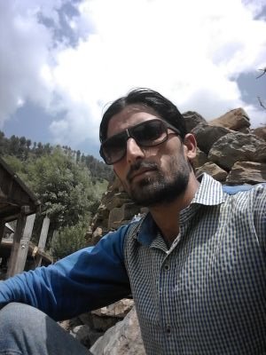 ReyazGul's profile picture. Banihal Mangit