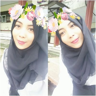 lidiaism's profile picture. The more you smile ,the more happiness you get :)