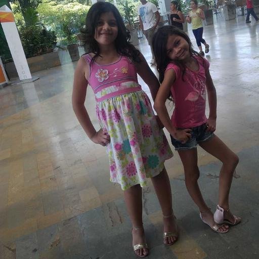 ❤mi nombre es angie y yo soy sharik nos encanta cantar , bailar, hacer tutoriales y mucha cosas mas fan de @karolsevilla     #karolista