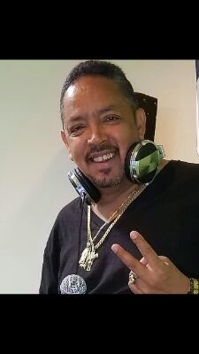 hola mi nombre es Julio mangual .soy nacido en ponce pr .y resido en new York city. soy cantante y dj profecional..