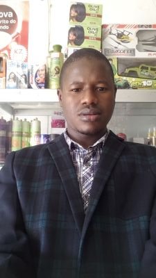 tniogo's profile picture. je suis un homme de la philosophie et de foot est normale