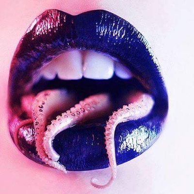 gr33n3y3dd3m0n's profile picture. Hey gorgeous, just wanted to remind you always smile because your story isn't over.