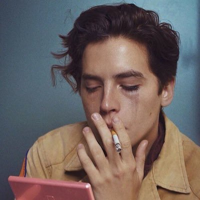 pvrismatty's profile picture. how did love become so violent? ✦✧°.