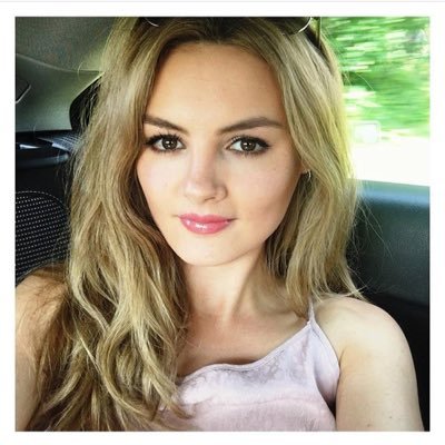 Updating you on all the latest news, photos, videos, competitions and edits of Niomi! Run by fans not @NiomiSmart