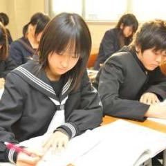 受験生を対象とした大学進学サポートを行っている進学セミナー活動団体です。受験生に、進学に関する様々な情報を関西各地でセミナー形式で提供しています。私たちが受験生の時の経験から、受験生をサポートをしたいと考え、現在活動しています。 本気で大学進学を志す方はフォローお願いします♪