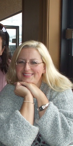 Owner of ABC ESL Canada.  I provide ESL classes and homestay for individuals, small and large groups in Canada beside Toronto. Actress, commercials, stage.