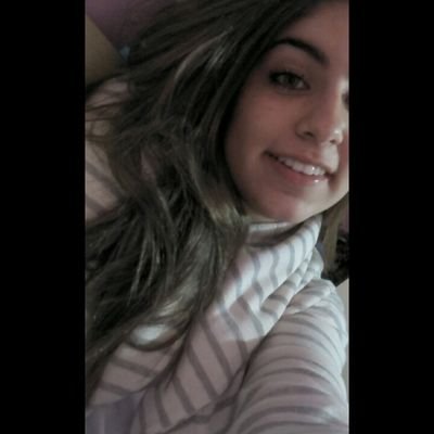 Nem de humanas, nem de exatas. Eu sou mesmo é de preguiças. 16, taurina. ♉ 
snap: emy_foliveira
